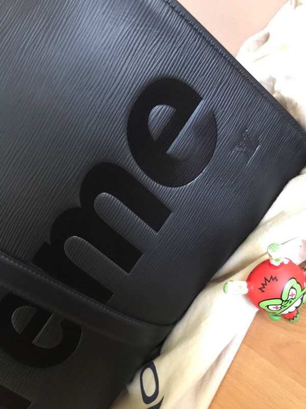 ルイヴィトン×シュプリームコピー M53433 17AW シュプリーム ルイヴィトン KEEP.45 BA.SP EPI DWT NOIR エピ キーポル・バンドリエール45 ボストンバッグ エピレザー ノワール ブラック ユニセックス
